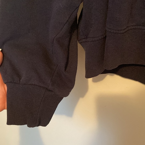 H&M crew neck navy blue sweater. A2 - Picture 4 of 5